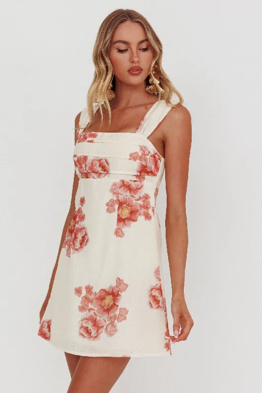 Celebrity - Inspired Casual Dresses for a Fashionable Look Dixon Pintuck Pleat Mini Dress Floral Beige Celebrity - Inspired Casual Dresses for a Fashionable Look Dixon Pintuck Pleat Mini Dress Floral Beige