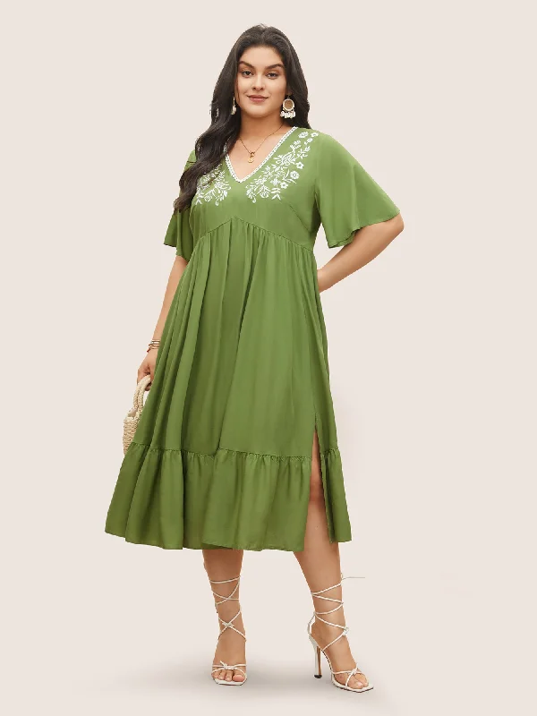 Tie - Dye Casual Dresses for a Retro Style Supersoft Essentials Floral Embroidered Patchwork Hem Dress Tie - Dye Casual Dresses for a Retro Style Supersoft Essentials Floral Embroidered Patchwork Hem Dress
