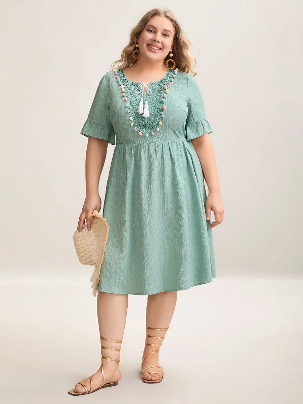 Concert - Wear Casual Dresses with a Fun Style Textured Spliced Multi-Color Tassel Midi Dress Concert - Wear Casual Dresses with a Fun Style Textured Spliced Multi-Color Tassel Midi Dress