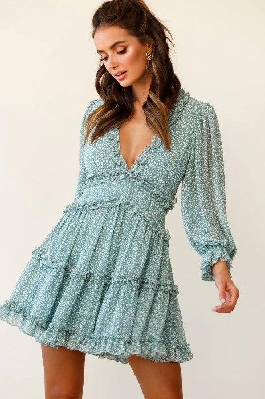 Mini dresses with gathered skirts for a voluminous effect Laney Cutout Back Balloon Sleeve Dress Speckle Print Olive Mini dresses with gathered skirts for a voluminous effect Laney Cutout Back Balloon Sleeve Dress Speckle Print Olive