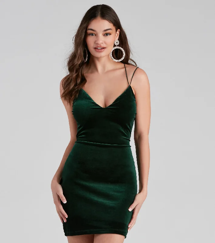 Mini dresses with embroidered details for a unique touch Sophia Velvet Bodycon Mini Dress Mini dresses with embroidered details for a unique touch Sophia Velvet Bodycon Mini Dress