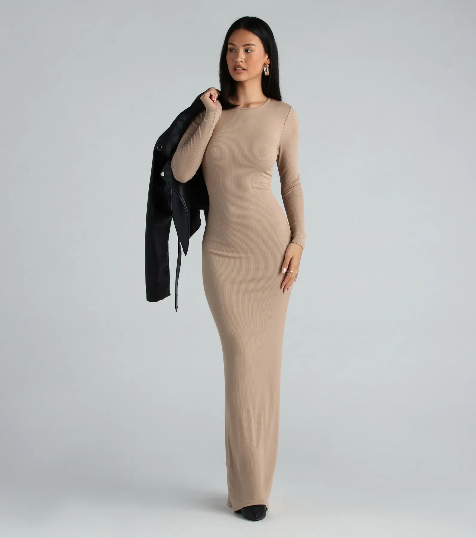 Pleated Casual Dresses for a Structured Look Looking For The One Basic Long Sleeve Maxi Dress Pleated Casual Dresses for a Structured Look Looking For The One Basic Long Sleeve Maxi Dress