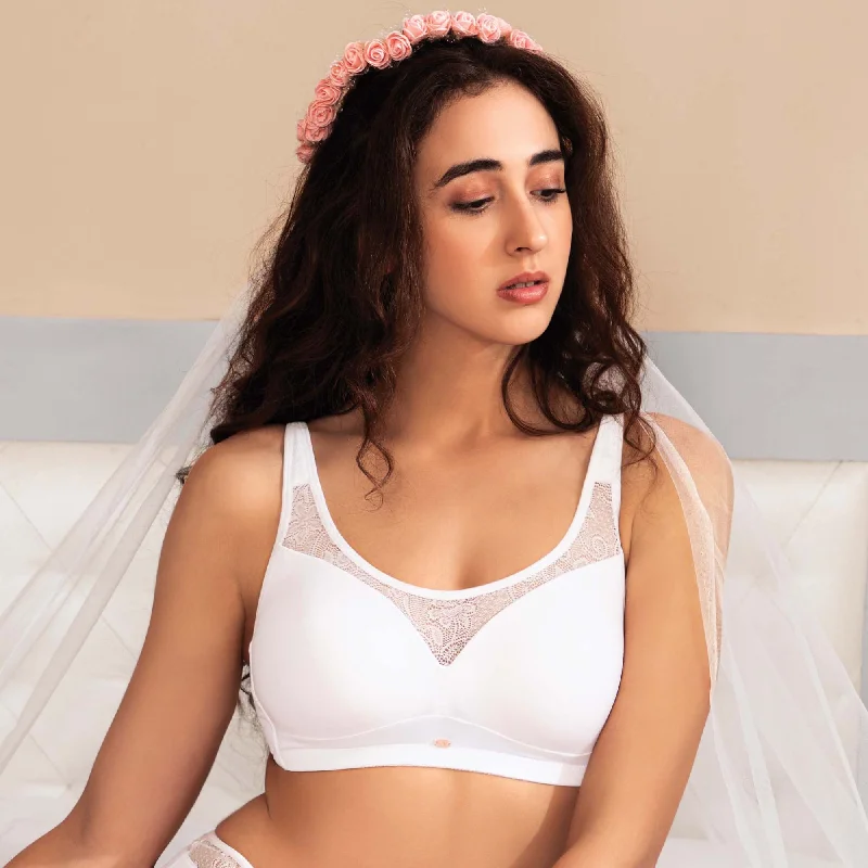 Non wired nursing bras with a stretchy material Full Coverage Padded Non Wired Bra With Lace Detailing- CB-132 Non wired nursing bras with a stretchy material Full Coverage Padded Non Wired Bra With Lace Detailing- CB-132