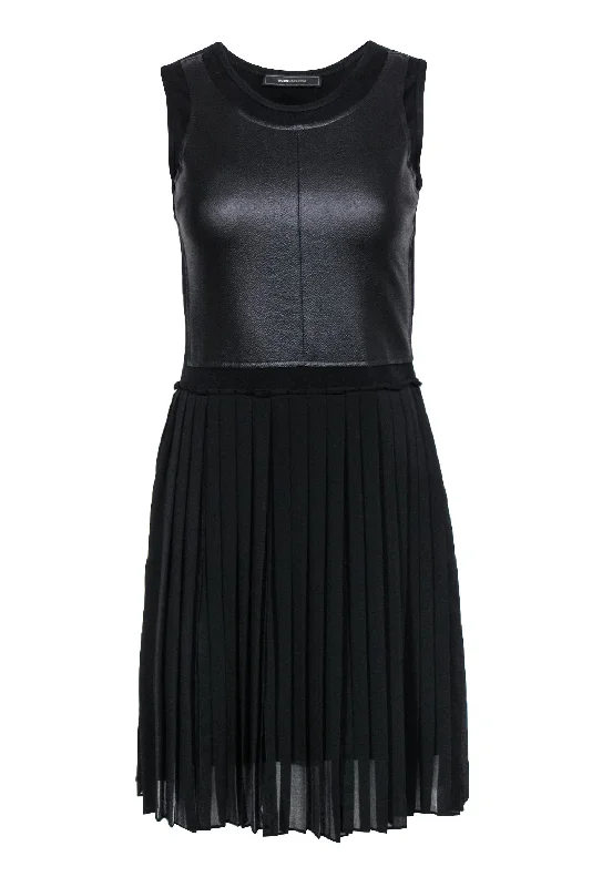 Off - the - Shoulder Women Dress for a Romantic and Feminine Look Off - the - Shoulder Women Dress for a Romantic and Feminine Look BCBG Max Azria - Black Faux Leather Pleated "Cleo" Dress Sz XXS