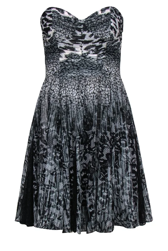 Mini Women Dress with a Short Hem for a Young and Trendy Style Mini Women Dress with a Short Hem for a Young and Trendy Style Betsey Johnson - Black & White Lace & Leopard Printed Strapless Dress Sz 2 Mini Women Dress with a Short Hem for a Young and Trendy Style Mini Women Dress with a Short Hem for a Young and Trendy Style Betsey Johnson - Black & White Lace & Leopard Printed Strapless Dress Sz 2