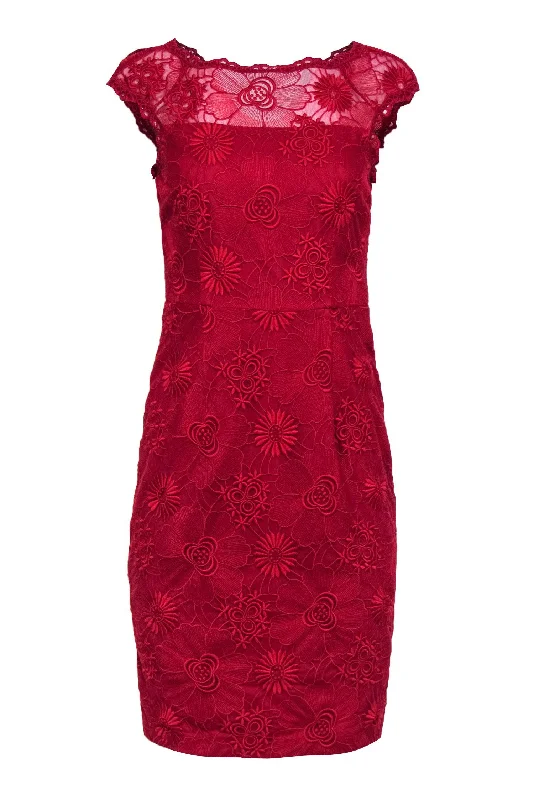 Empire Waist Women Dress to Accentuate the Bust and Conceal the Waist Empire Waist Women Dress to Accentuate the Bust and Conceal the Waist Cynthia Steffe - Red Lace Cap Sleeve Sheath Dress Sz 2 Empire Waist Women Dress to Accentuate the Bust and Conceal the Waist Empire Waist Women Dress to Accentuate the Bust and Conceal the Waist Cynthia Steffe - Red Lace Cap Sleeve Sheath Dress Sz 2