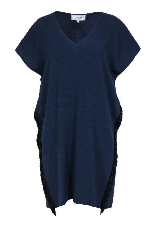 Empire Waist Women Dress to Accentuate the Bust and Conceal the Waist Empire Waist Women Dress to Accentuate the Bust and Conceal the Waist Derek Lam 10 Crosby - Navy Cap Sleeve Sheath Dress w/ Fringe Trim Sz 8 Empire Waist Women Dress to Accentuate the Bust and Conceal the Waist Empire Waist Women Dress to Accentuate the Bust and Conceal the Waist Derek Lam 10 Crosby - Navy Cap Sleeve Sheath Dress w/ Fringe Trim Sz 8