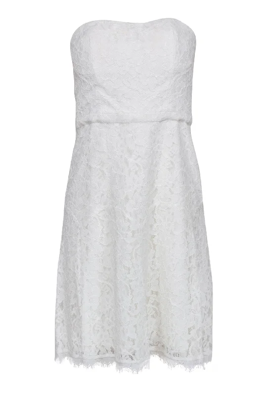 Empire Waist Women Dress to Accentuate the Bust and Conceal the Waist Empire Waist Women Dress to Accentuate the Bust and Conceal the Waist Diane von Furstenberg - White Floral Lace Strapless "Amira" Sheath Dress Sz 8
