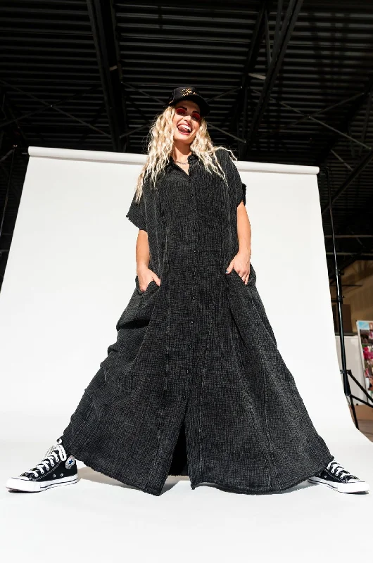 Wrap - Style Women Dress with Adjustable Fit for All Body Types Wrap - Style Women Dress with Adjustable Fit for All Body Types California Cool Oversized Maxi Dress in Black Mineral Wash Wrap - Style Women Dress with Adjustable Fit for All Body Types Wrap - Style Women Dress with Adjustable Fit for All Body Types California Cool Oversized Maxi Dress in Black Mineral Wash
