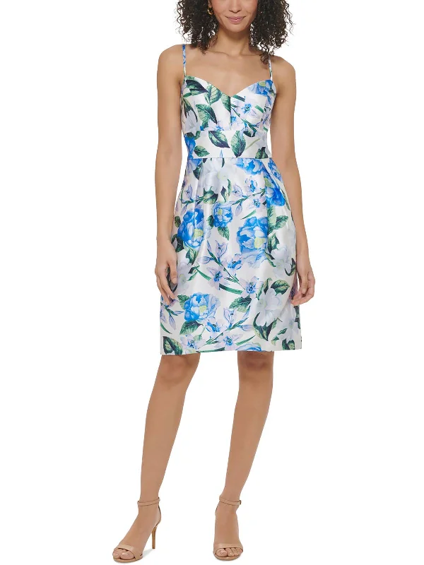 Halter Neck Women Dress to Show Off the Shoulders and Neckline Halter Neck Women Dress to Show Off the Shoulders and Neckline Womens Pleated Polyester Cocktail And Party Dress Halter Neck Women Dress to Show Off the Shoulders and Neckline Halter Neck Women Dress to Show Off the Shoulders and Neckline Womens Pleated Polyester Cocktail And Party Dress