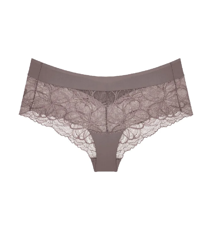 Embroidered underwire wired bras with intricate designs BODY MAKE UP ILLUSION LACE SHORT Embroidered underwire wired bras with intricate designs BODY MAKE UP ILLUSION LACE SHORT