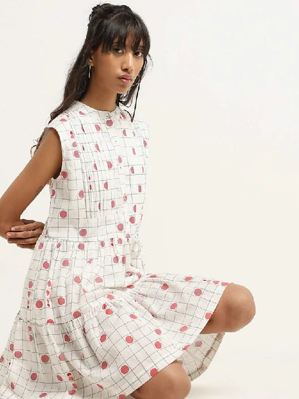 Women's pants for cocktail parties Distressed women jeans for a trendy and edgy look Bombay Paisley White Printed Dress Women's pants for cocktail parties Distressed women jeans for a trendy and edgy look Bombay Paisley White Printed Dress
