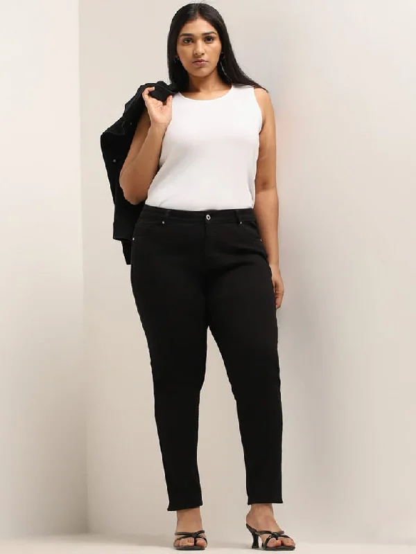 Women's low - rise denim pants Distressed women jeans for a trendy and edgy look Gia Black Slim-Fit Jeans Women's low - rise denim pants Distressed women jeans for a trendy and edgy look Gia Black Slim-Fit Jeans