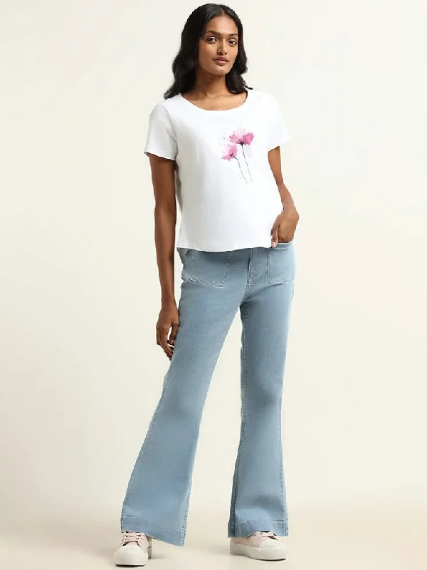 Women's pants for garden parties Colored women jeans in vibrant hues like red and yellow LOV Light Blue Relaxed - Fit Mid - Rise Jeans Women's pants for garden parties Colored women jeans in vibrant hues like red and yellow LOV Light Blue Relaxed - Fit Mid - Rise Jeans