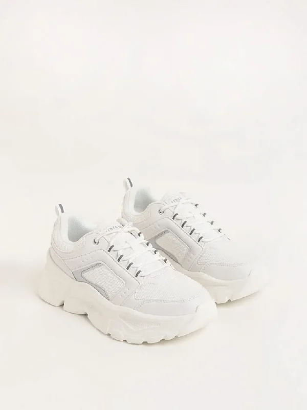 Women's embroidered ethnic pants Ripped women jeans for a rebellious and fashion - forward style LUNA BLU White Chunky Sneakers Women's embroidered ethnic pants Ripped women jeans for a rebellious and fashion - forward style LUNA BLU White Chunky Sneakers