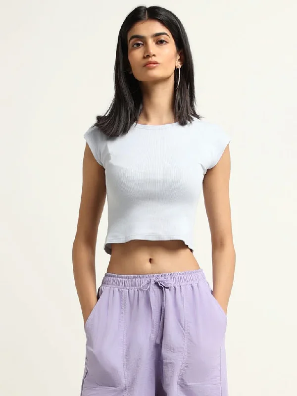 Women's flared office pants Ripped women jeans for a rebellious and fashion - forward style Nuon Grey Cotton Crop T-Shirt Women's flared office pants Ripped women jeans for a rebellious and fashion - forward style Nuon Grey Cotton Crop T-Shirt