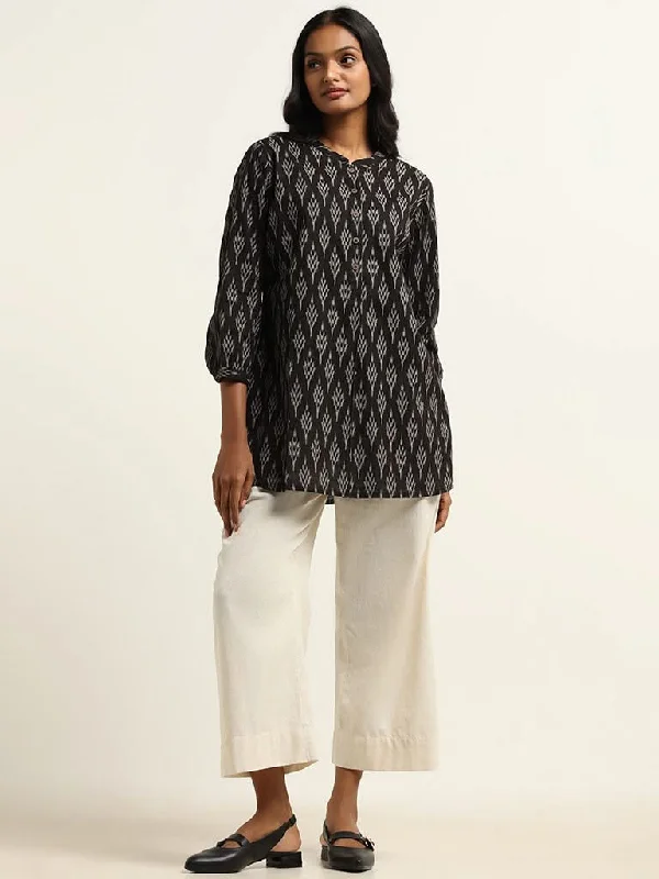 Women's pants with quick - dry fabric Button - fly women jeans with a traditional touch Utsa Black Printed Kurti Women's pants with quick - dry fabric Button - fly women jeans with a traditional touch Utsa Black Printed Kurti