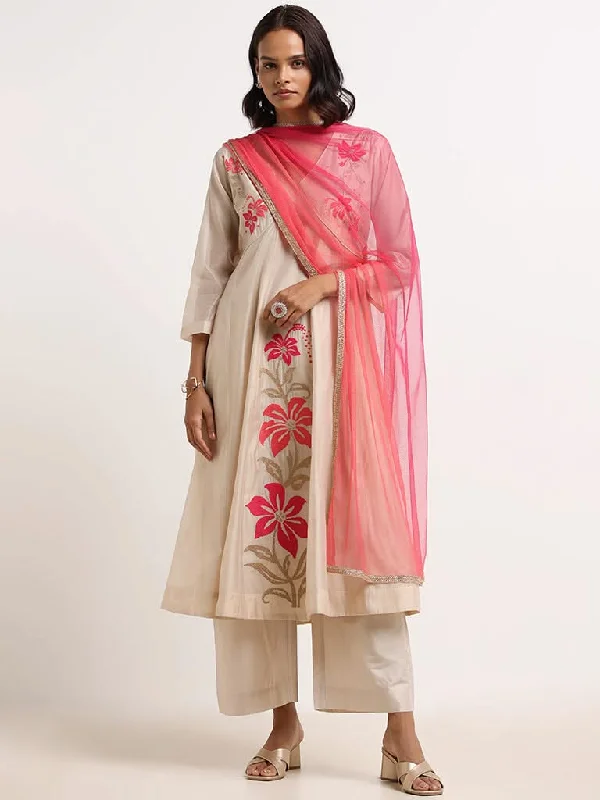 Women's denim shorts - style pants Light - wash women jeans for a fresh and summery appearance Vark Beige Embroidered Kurta, Pants & Dupatta Set Women's denim shorts - style pants Light - wash women jeans for a fresh and summery appearance Vark Beige Embroidered Kurta, Pants & Dupatta Set