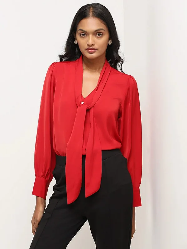 Women's pants with stretch panels Light - wash women jeans for a fresh and summery appearance Wardrobe Red Tie-Up Top Women's pants with stretch panels Light - wash women jeans for a fresh and summery appearance Wardrobe Red Tie-Up Top