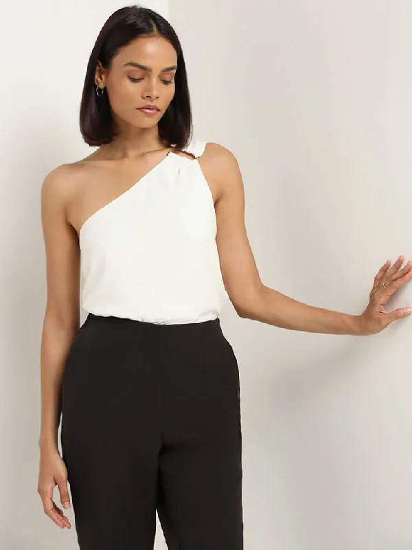 Women's budget - friendly denim pants Button - fly women jeans with a traditional touch Wardrobe White Crinkled Top Women's budget - friendly denim pants Button - fly women jeans with a traditional touch Wardrobe White Crinkled Top