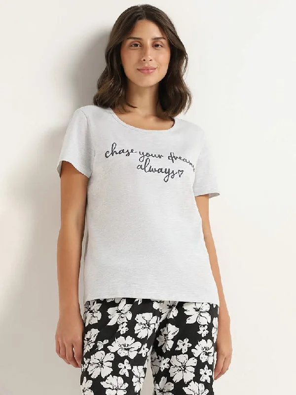 Women's pants with mesh panels Jeggings women jeans combining the comfort of leggings and style of jeans Wunderlove Grey Contrast Printed Cotton T-Shirt Women's pants with mesh panels Jeggings women jeans combining the comfort of leggings and style of jeans Wunderlove Grey Contrast Printed Cotton T-Shirt
